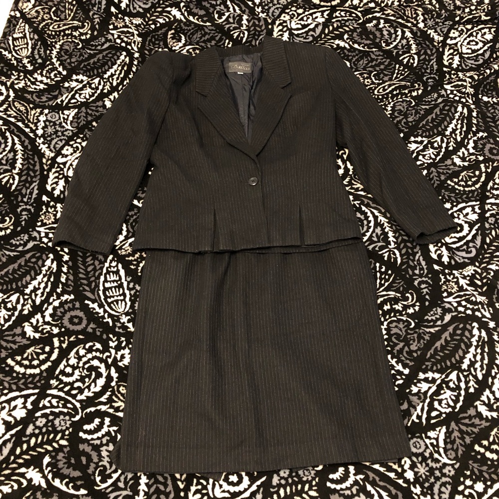 Dallas 2 Piece Suit Size 10/11 Career Vintage